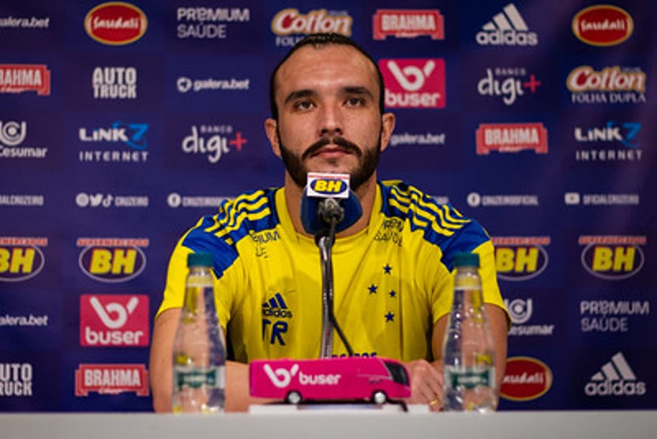 ‘Se quiser me colocar pra jogar, já estou à disposição’, diz Keké sobre atuar na partida contra o CSA