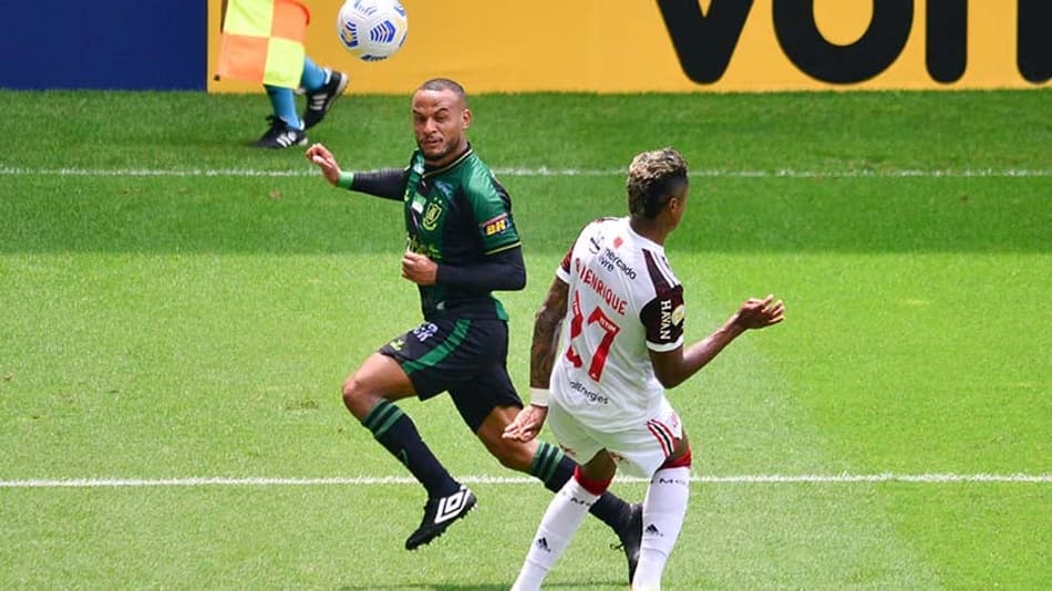 Em jogo com reta final eletrizante, América-MG e Flamengo empatam no Independência