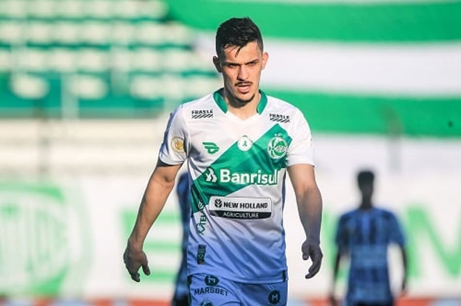 Destaque diante do Santos, Guilherme Castilho valoriza vitória do Juventude