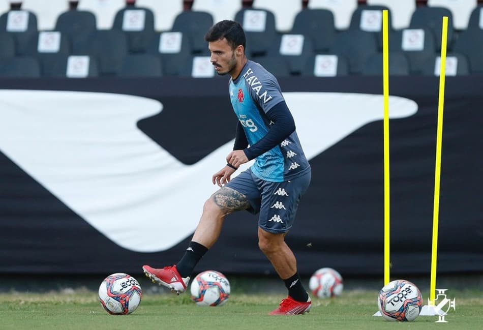 Vasco está escalado para enfrentar o Goiás pela Série B do Brasileirão; veja o time titular e onde assistir