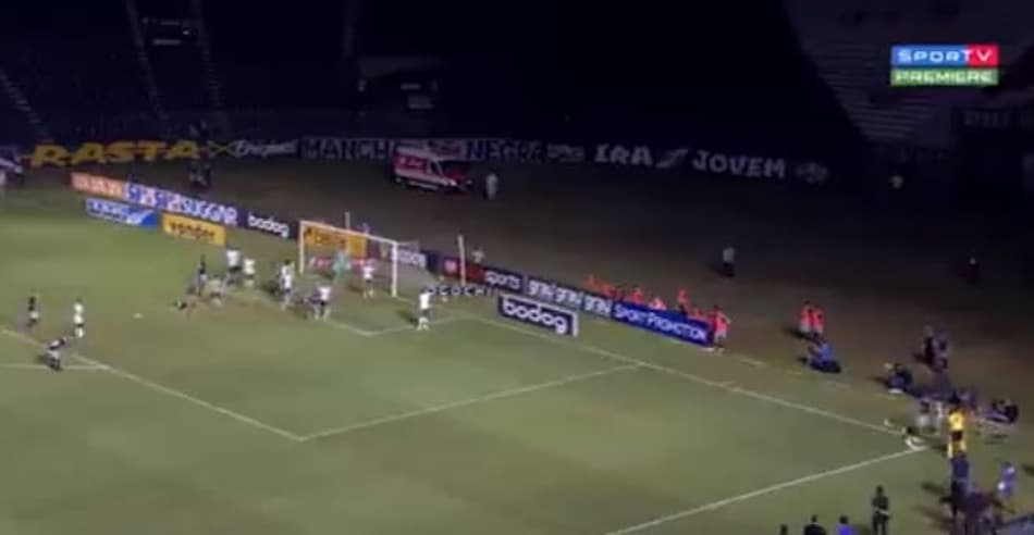 Foi por pouco! Nene arrisca e quase faz gol olímpico em vitória do Vasco; assista ao vídeo