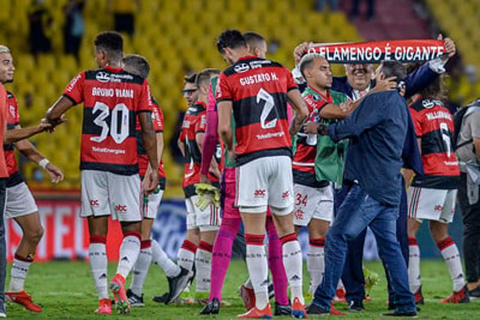 VÍDEO! Veja a festa dos jogadores do Flamengo após classificação à final da Libertadores: ‘Partiu Montevidéu’
