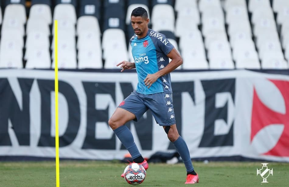 Com mudanças, Vasco está escalado para o duelo com o Vila Nova-GO pela Série B; veja time e onde assistir