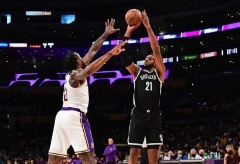 Nets vence Lakers no primeiro jogo da pré-temporada