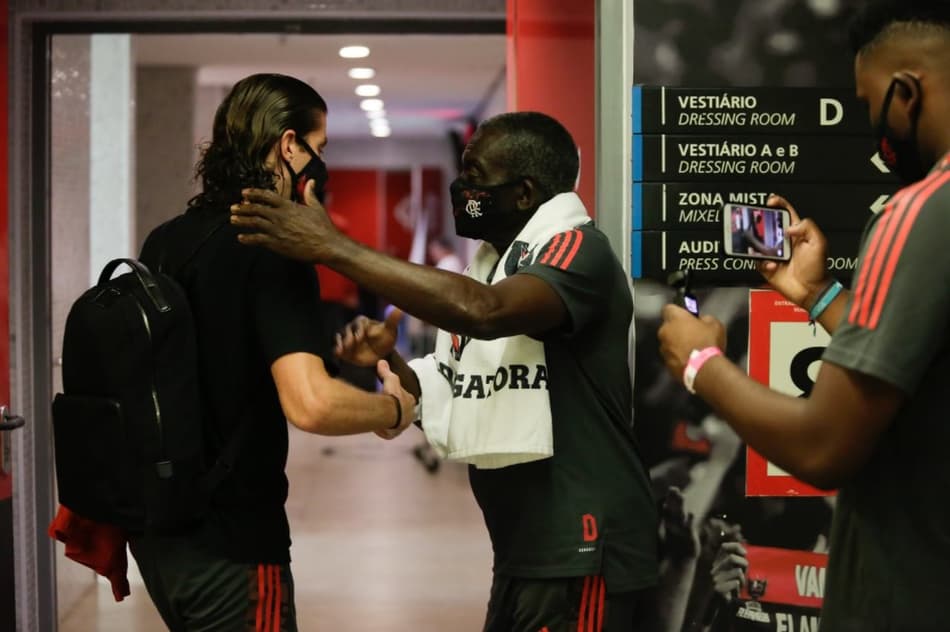 VÍDEO: veja os bastidores da vitória do Flamengo sobre o Athletico-PR
