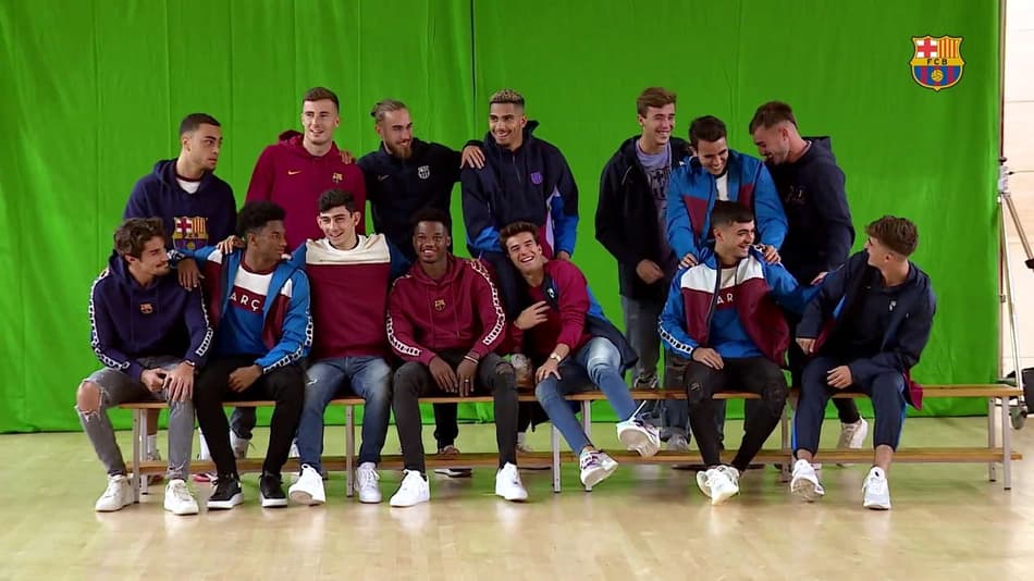 “Dream Teen”: Barcelona faz fotos com jovens promessas do elenco