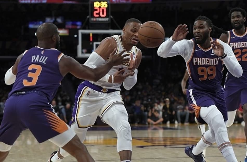 Suns vence e Lakers amarga a quarta derrota na pré-temporada