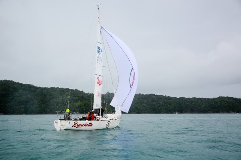 Barco tetracampeão mundial segue invicto no Mini Circuito de Ubatuba (SP)