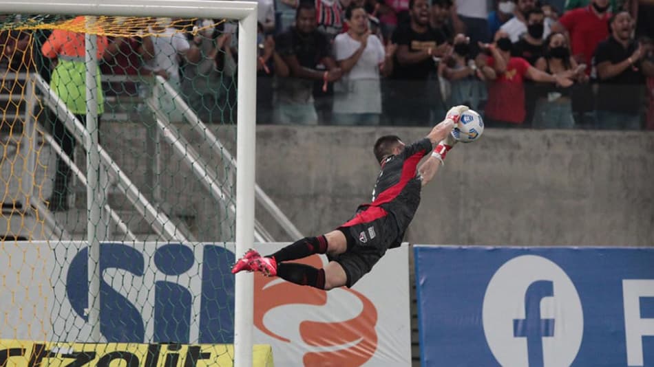 ATUAÇÕES: Em noite apática do meio e ataque, Volpi se destaca e garante o empate do São Paulo contra o Cuiabá