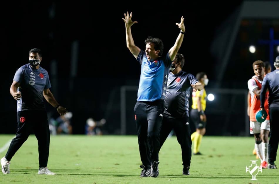 Com Vasco tendo mais chances do acesso no Brasileiro, Fernando Diniz é exaltado nas redes sociais