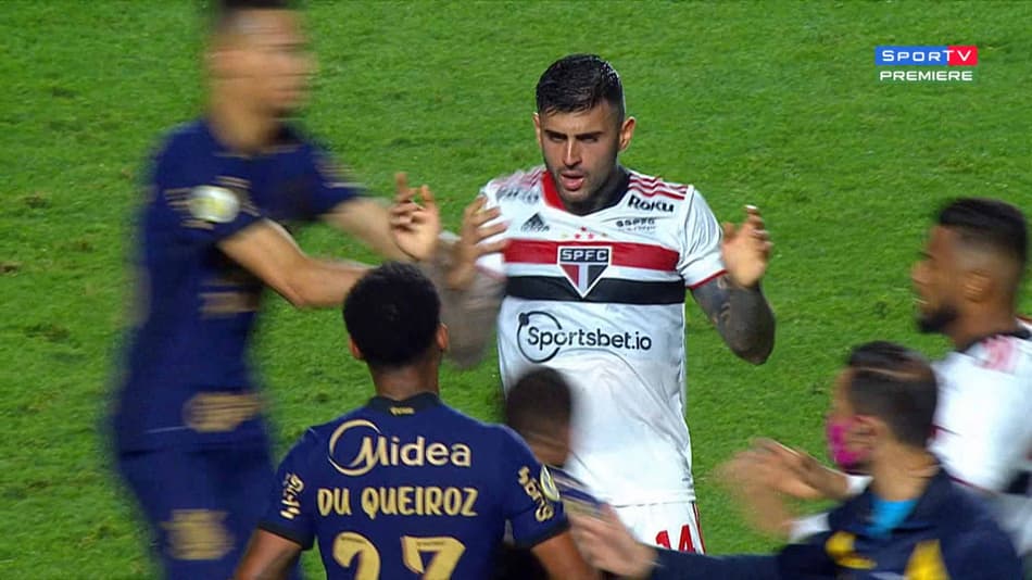 VÍDEO: Veja confusão entre jogadores no clássico São Paulo x Corinthians