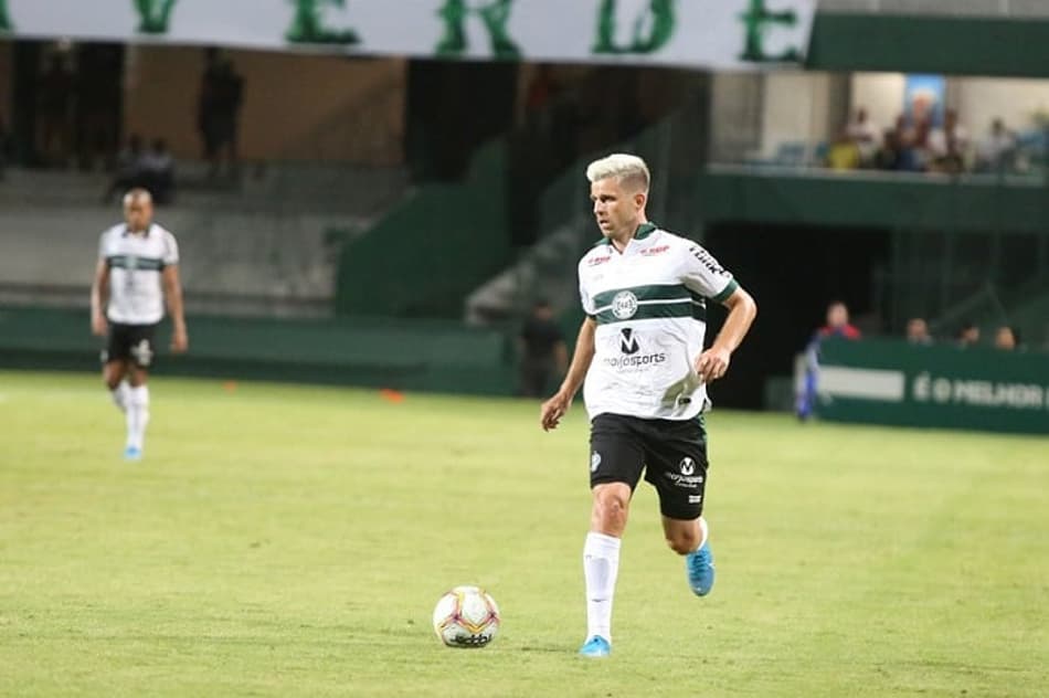 Após rescisão na justiça, Matheus Galdezani cobra dívida milionária do Coritiba