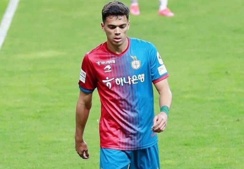 Atacante ex-Fluminense vê com bons olhos possível ida para clube chinês
