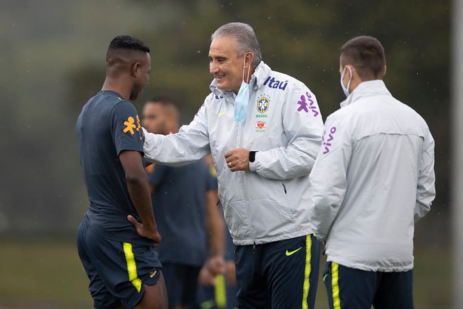 LANCE! Rápido: Vini Jr. ou Coutinho? Tite faz mistério na escalação para clássico entre Brasil e Argentina!