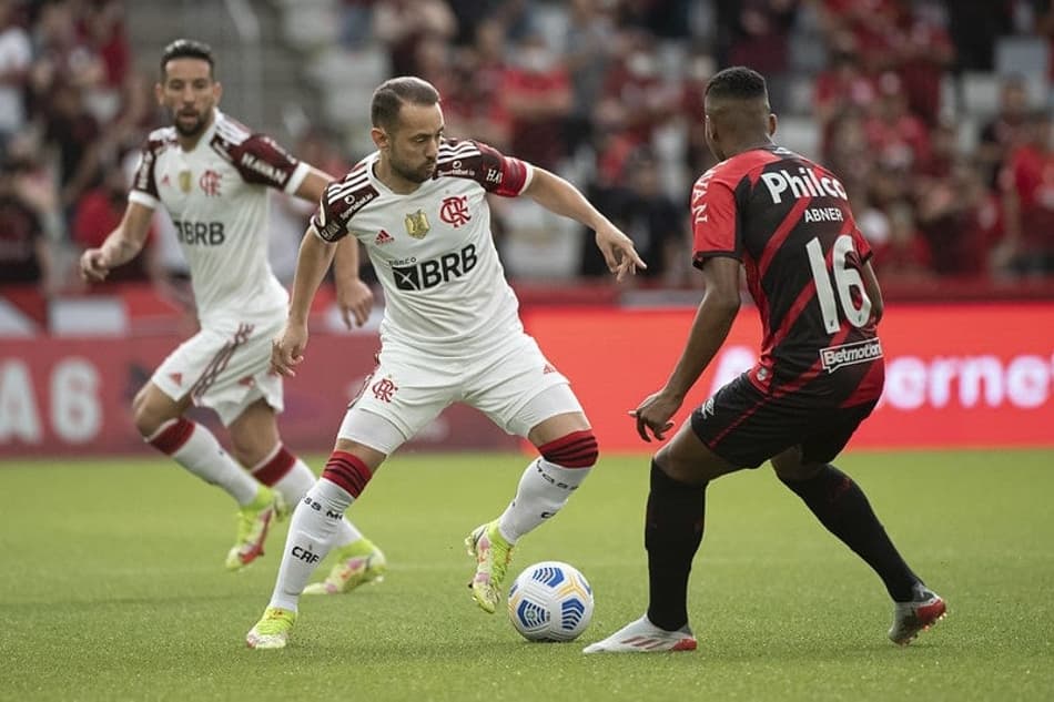 COLUNA DE VÍDEO: Empate do Flamengo deixa o Atlético-MG com as duas mãos na taça
