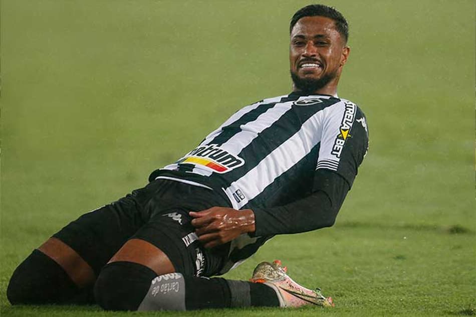 Análise: Botafogo não é brilhante, mas estrela de Enderson aparece por vitória na alma e coração na Série B