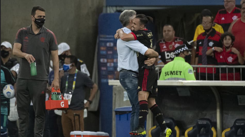 VÍDEO: veja os melhores lances da vitória do Flamengo sobre o Atlético-GO no Maracanã pelo Brasileirão