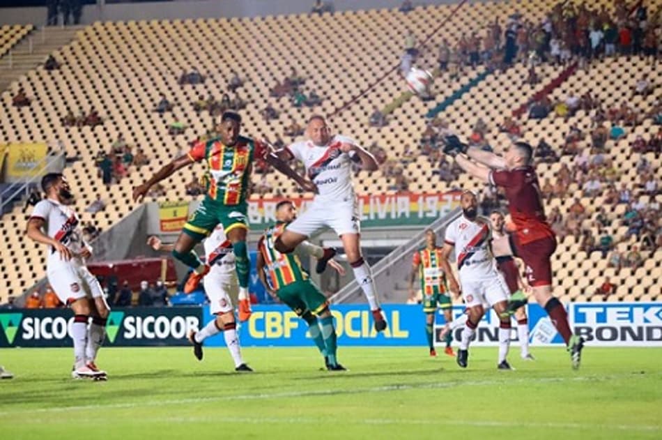 Com gol no fim do jogo, Sampaio Corrêa vence o Brasil de Pelotas pela Série B