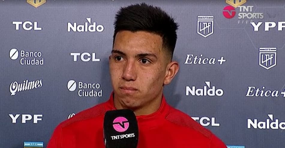 Mesmo abalado por tragédia familiar, meia vai a campo e marca um dos gols da vitória do Independiente; confira
