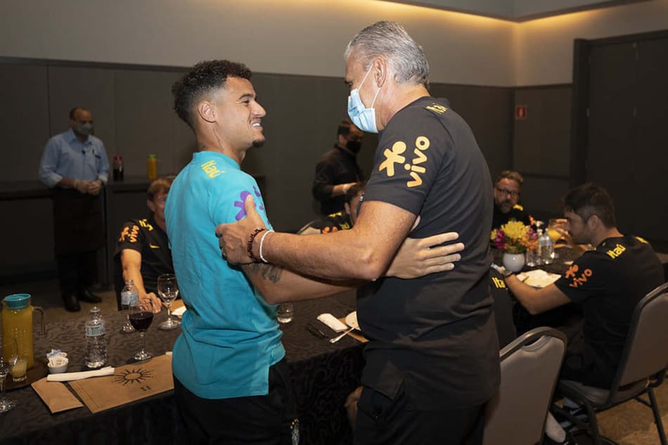 Coutinho comemora retorno à Seleção Brasileira e rebate críticas: ‘Nunca faltei com profissionalismo’