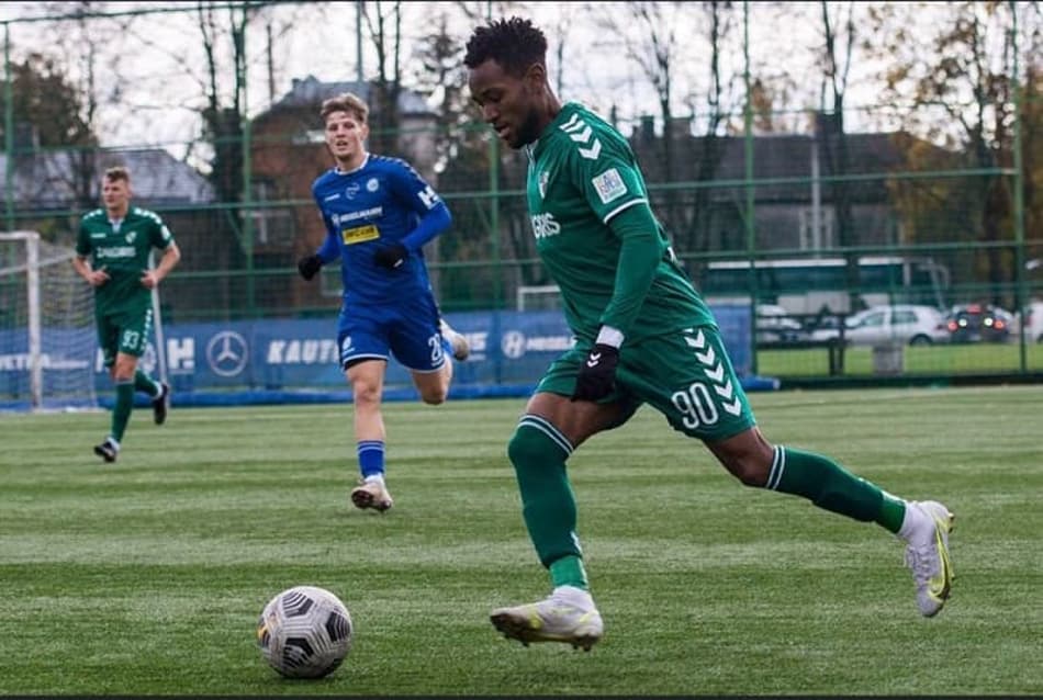 Atuando na Europa, ex-Santos busca terceiro título nacional