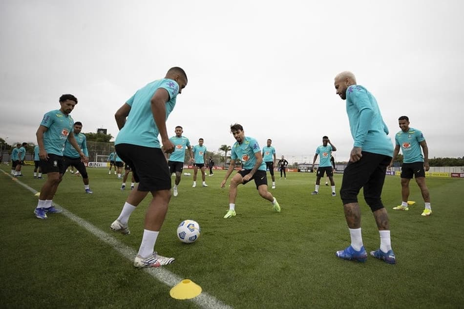 LANCE! Rápido: veja a provável escalação da Seleção para o jogo contra a Colômbia e mais!