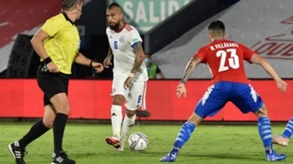 Fim do jejum! Com gol olímpico, Chile vence Paraguai nas Eliminatórias