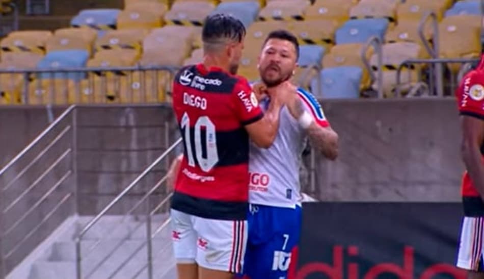 VÍDEO: Flamengo x Bahia tem pênalti polêmico, expulsões e desentendimentos. Veja os lances!