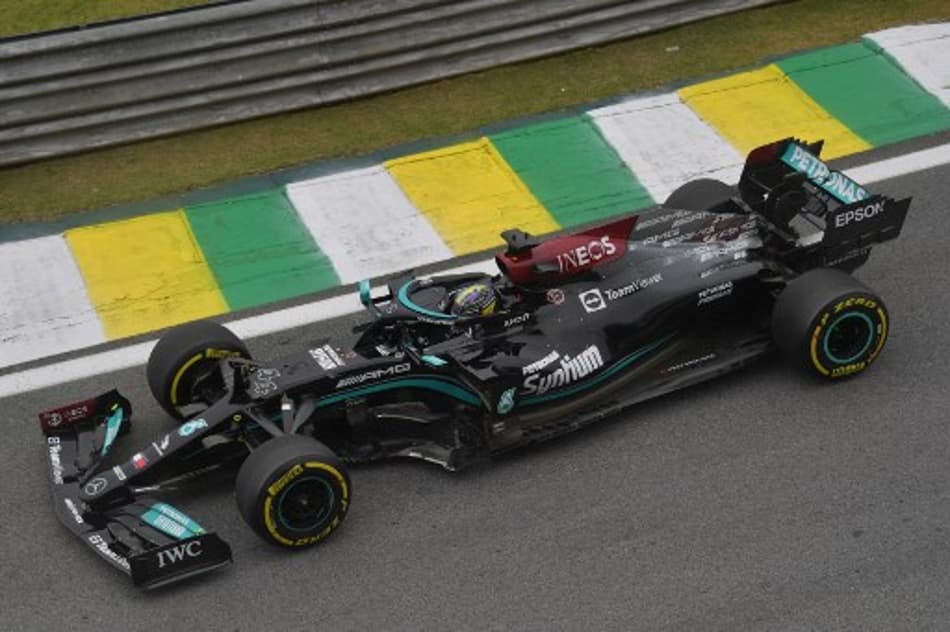 LANCE! Rápido: Hamilton na frente no GP de São Paulo, Daniel Alves de volta ao Barcelona e mais…