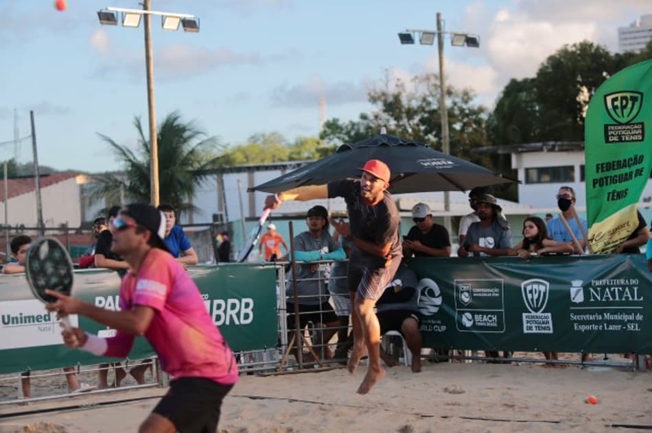 Tetracampeão Mundial vai às quartas no ITF de Beach Tennis de Natal (RN)