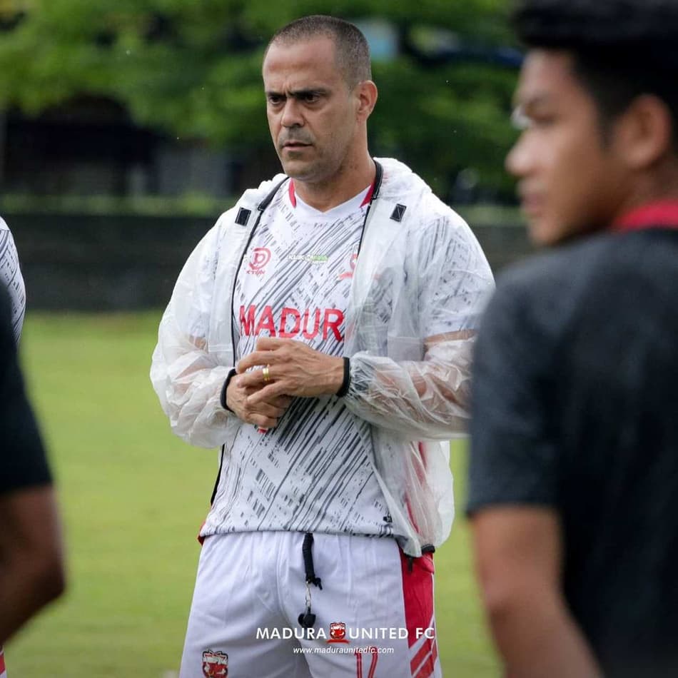 Fábio Lefundes é o novo treinador do Madura United, da Indonésia