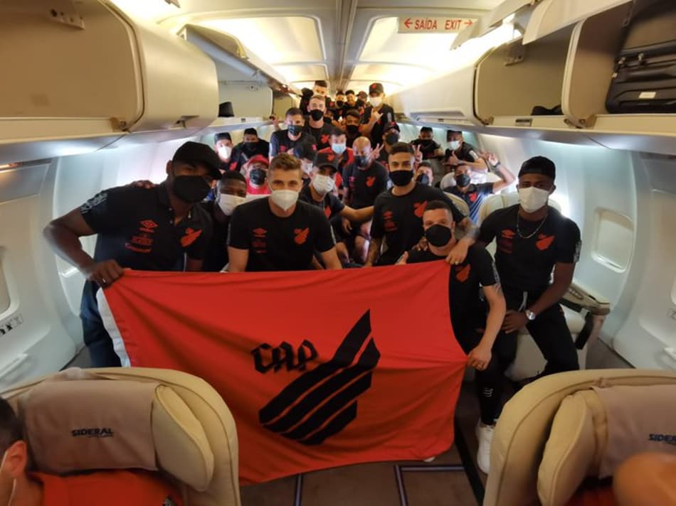 LANCE! Rápido: Montevidéu será a capital do futebol na América do Sul; veja embarque do Athletico-PR e cobertura especial do LANCE!