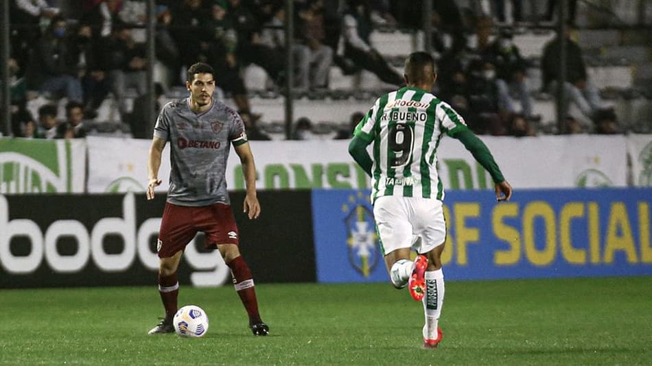 Nino admite que o Fluminense ‘precisa melhorar’ e analisa derrota: ‘O detalhe decidiu para eles’