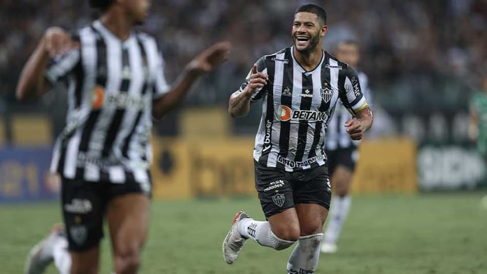 ‘Uma noite à la Galo’, comemora Hulk após vitória sobre o Juventude