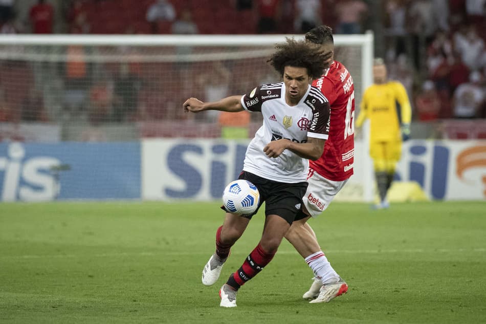 Willian Arão vê Flamengo vivo na disputa pelo título brasileiro: ‘Vamos lutar até o final’