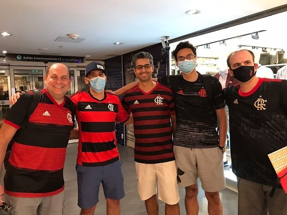 LANCE! no Uruguai: grupo conta saga desde a África do Sul: ‘Colocamos bandeira do Flamengo em vários lugares’