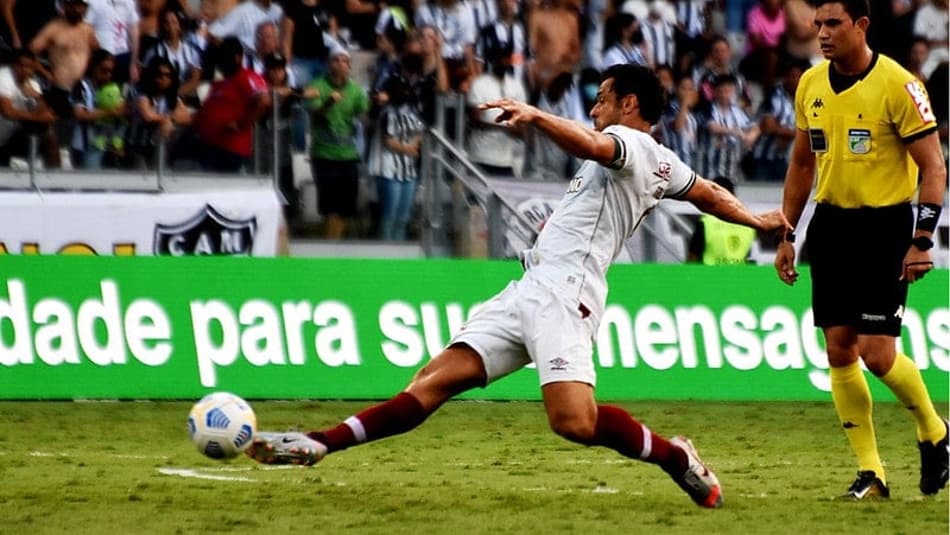 Fred e Marlon desabafam em redes sociais sobre arbitragem na derrota do Fluminense para o Atlético-MG