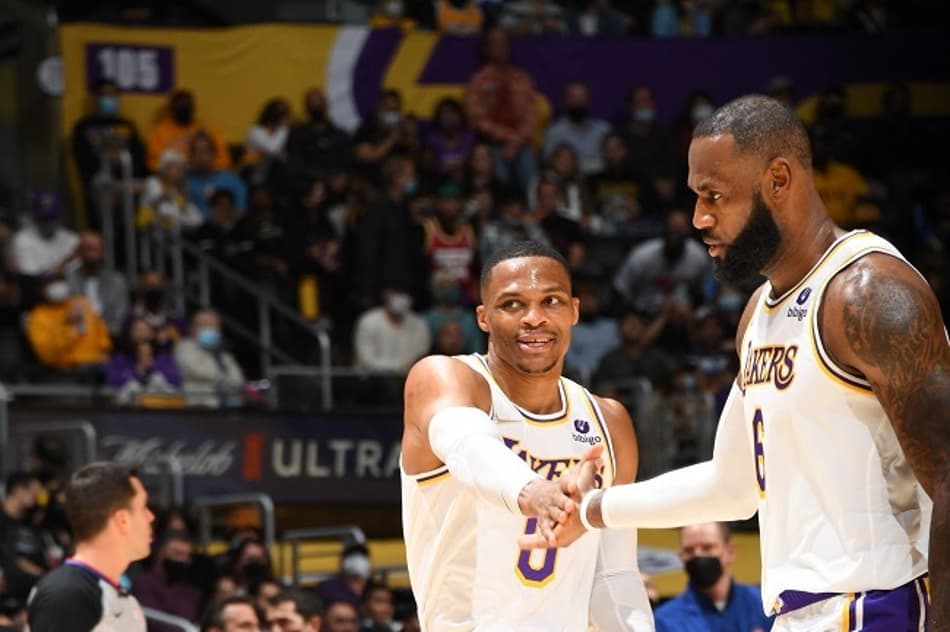 Phil Jackson gostaria de trocar LeBron e manter Westbrook no Lakers
