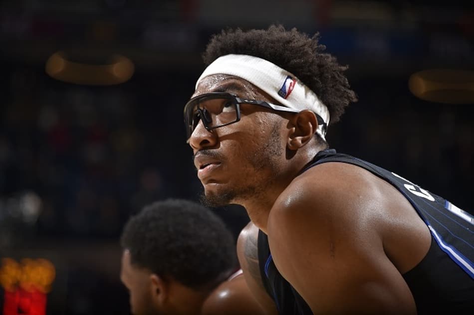 Wendell Carter é multado por jogar óculos em árbitro