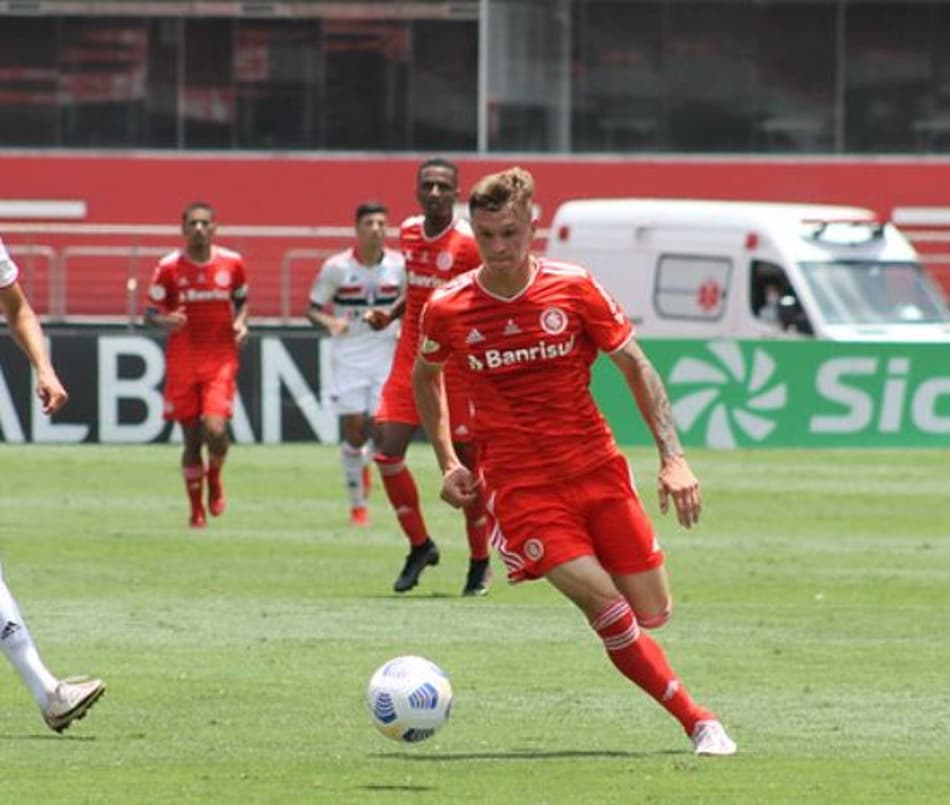 Atacante Nicolas comemora conquista inédita do Internacional no Sub-20