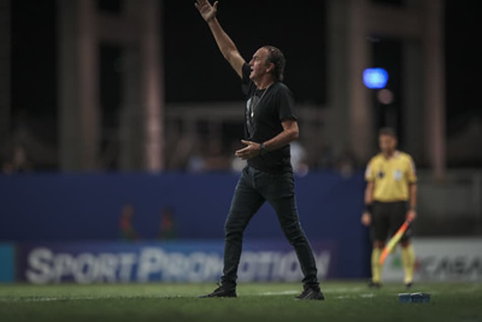 ‘Maior é o Telê’, diz Cuca após título do Brasileirão do Atlético-MG
