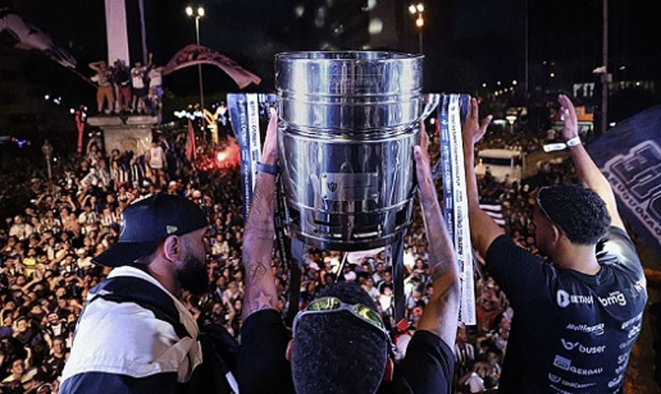Empresa premia Atlético Mineiro com curiosa taça-churrasqueira após título do Brasileiro; veja detalhes
