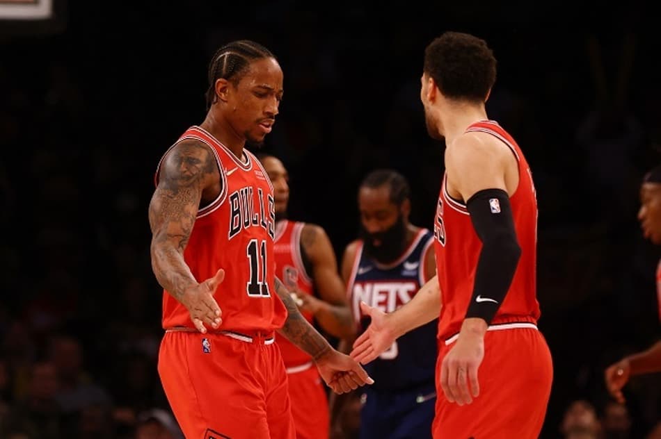 DeRozan domina no final e Bulls bate Nets em Nova Iorque