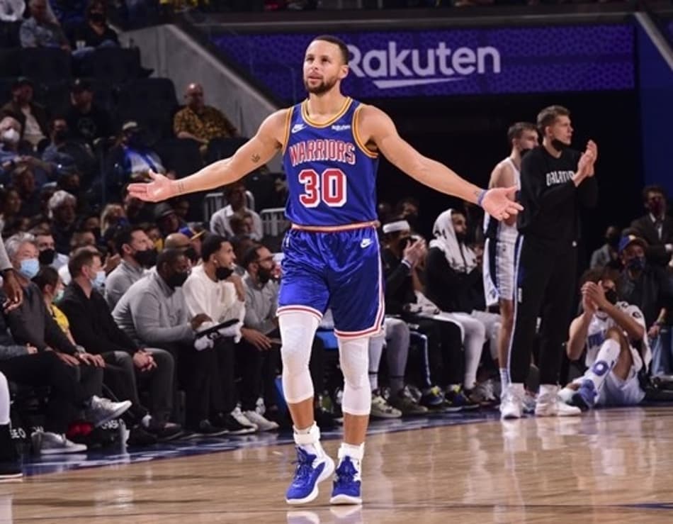 Kerr compara: “Curry se parece com Michael Jordan”