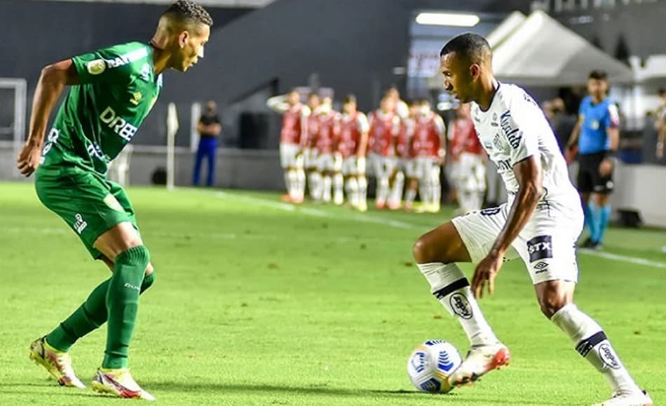 ATUAÇÕES: Sandry e Lucas Braga se destacam em mais um jogo morno do Santos; veja as notas