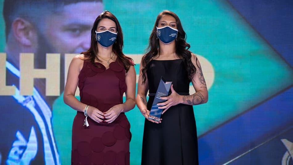 VÍDEO: artilheira e eleita craque do Brasileirão Feminino, Bia Zaneratto fala em 'repetir dose' em 2022