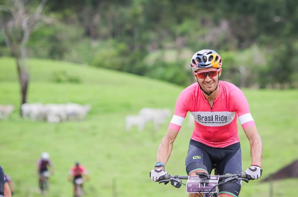 Com campeão mundial Tiago Ferreira, Santander Brasil Ride Espinhaço é atração em dezembro