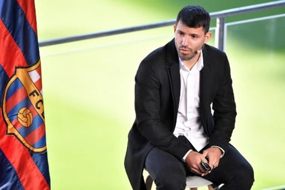 Em despedida emocionante, Sergio Agüero anuncia aposentadoria
