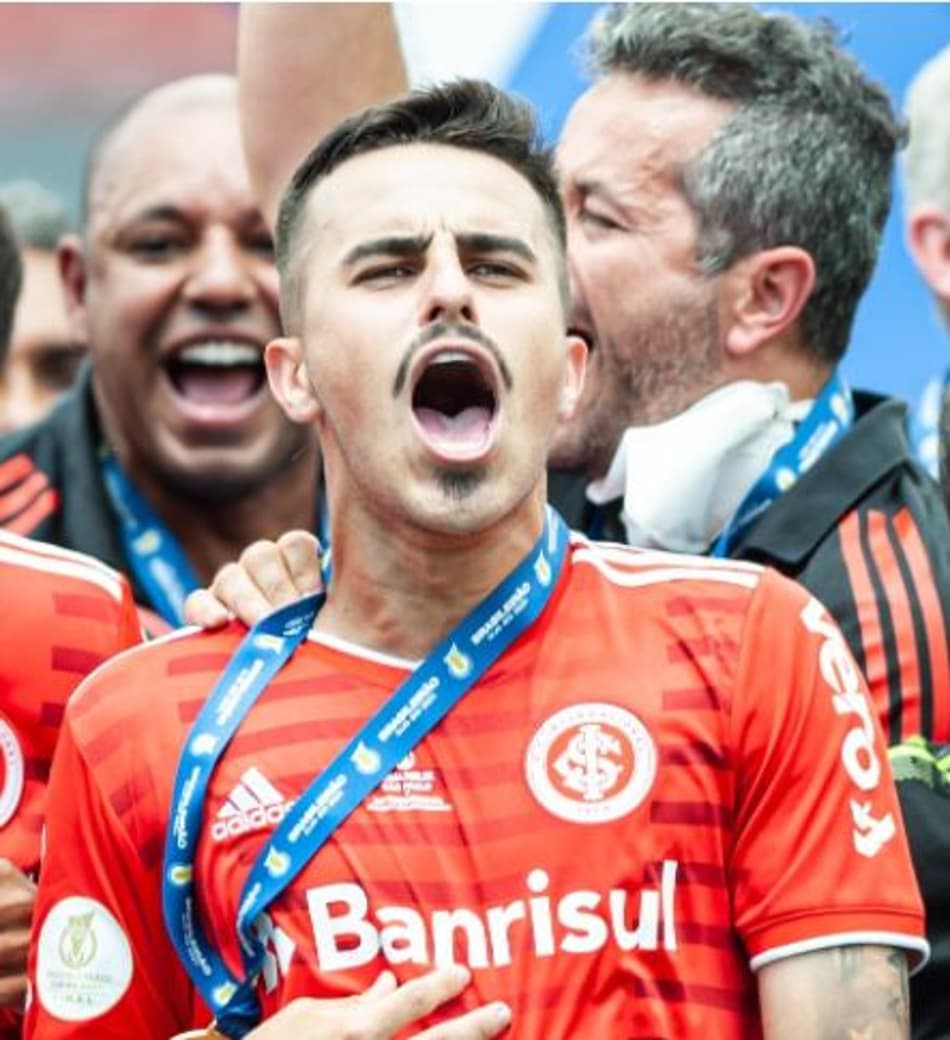 Após Brasileirão Sub-20, Bernardo projeta mais dois títulos com o Internacional