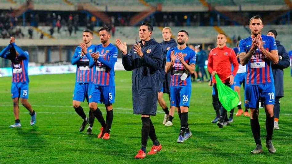 Catania teve falência decretada: confira 21 clubes que faliram e conseguiram ou não se reerguer
